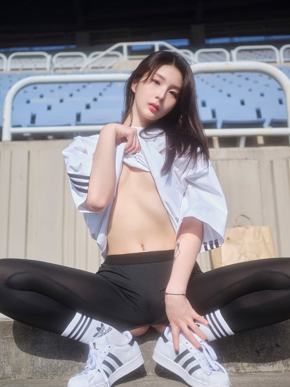 权势背后：黑暗中的爱情与阴谋